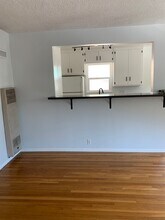 1047 E 1st St, Unit #7 Mayfair House in Long Beach, CA - Building Photo - Building Photo