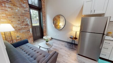 Lofts on Rowe in Ludington, MI - Foto de edificio - Building Photo