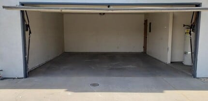 2311 Planz Rd in Bakersfield, CA - Building Photo - Building Photo