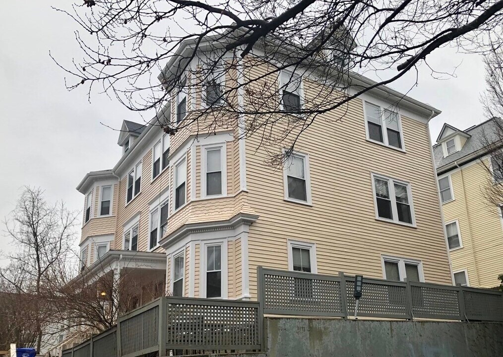 71 Boylston St, Unit 2 in Brookline, MA - Building Photo