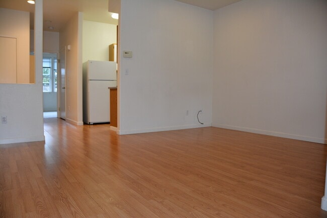 425 8th St, Unit #15 in Santa Rosa, CA - Building Photo - Building Photo