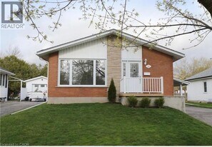 23 Homewood Ave in Simcoe, ON - Building Photo