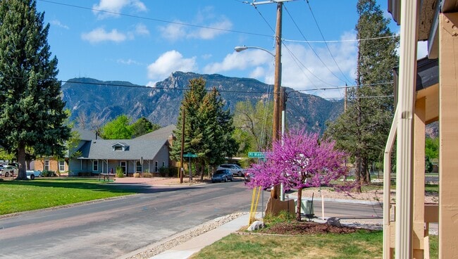 16 Old Broadmoor Rd in Colorado Springs, CO - Building Photo - Building Photo