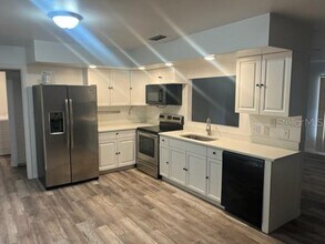 1037 Apollo Beach Blvd in Apollo Beach, FL - Building Photo - Building Photo