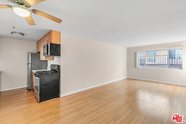 property at 2628 6th St