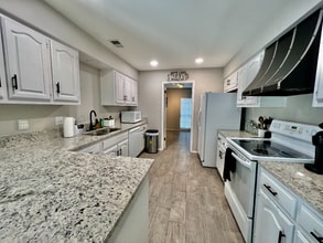 550 Westoak in Universal City, TX - Foto de edificio - Building Photo