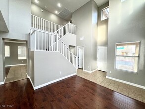8133 Stonyford Ct in Las Vegas, NV - Building Photo - Building Photo