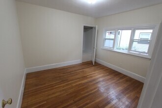 10 Seagrave Rd, Unit 2 in Cambridge, MA - Building Photo - Building Photo