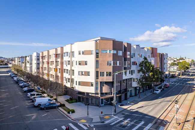 Armstrong Townhomes in San Francisco, CA - Building Photo - Building Photo