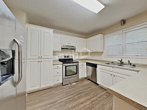 445 Allens Landing Ct in Lawrenceville, GA - Foto de edificio - Building Photo