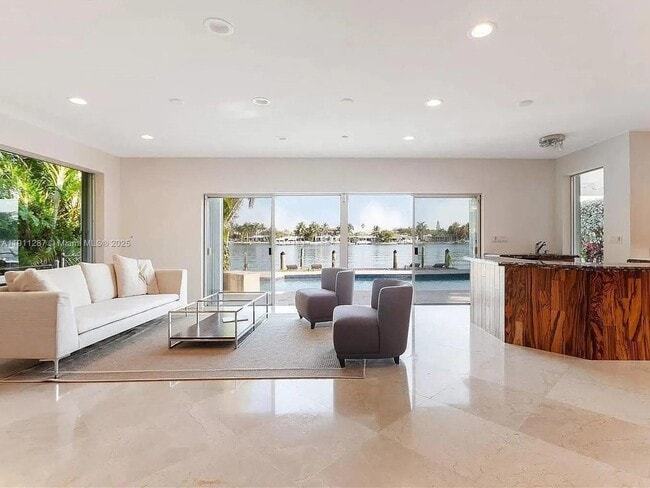 property at 565 N Shore Dr