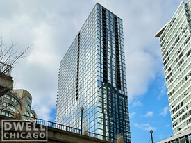 723 S Wells St, Unit 2 Apartamentos