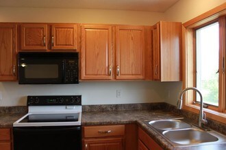 1705 2nd St in Coralville, IA - Foto de edificio - Building Photo