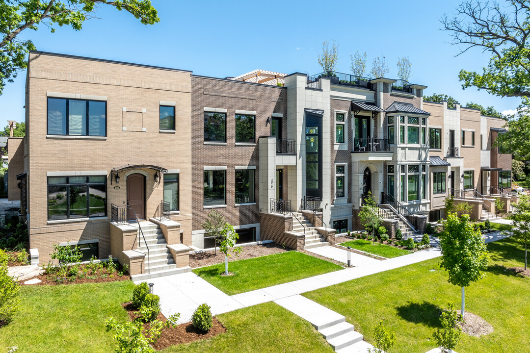 Grand Oakcrest Townhomes in Des Moines, IA - Building Photo