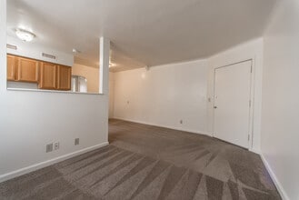2920-2928 Burnet Avenue in Cincinnati, OH - Building Photo - Building Photo