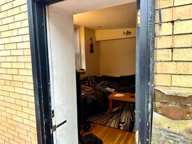 108 Myrtle St in Boston, MA - Building Photo