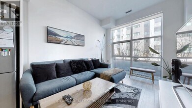 1787-1787 St Clair Ave W in Toronto, ON - Building Photo - Building Photo