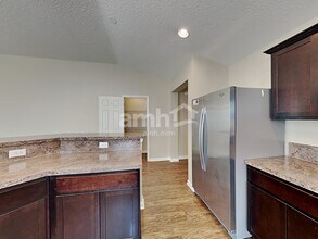 563 Worcester Ct in Jacksonville, FL - Building Photo - Building Photo