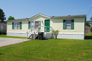 10481 Trace Ave in Gulfport, MS - Building Photo