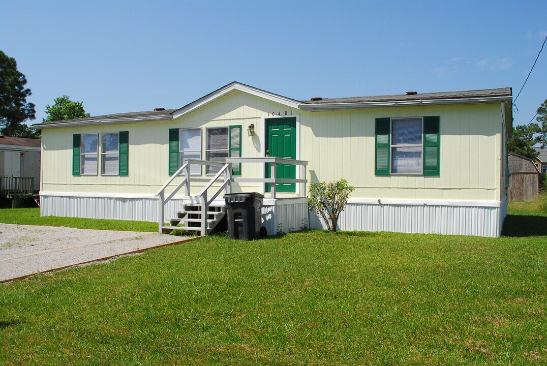 10481 Trace Ave in Gulfport, MS - Foto de edificio