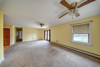 9 Eagles Nest Rd in Bloomingburg, NY - Foto de edificio - Building Photo