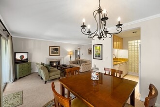 245 Por La Mar Cir, Unit 0 in Santa Barbara, CA - Building Photo - Building Photo