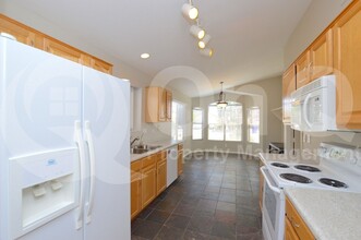 2230 E Pinto Dr in Gilbert, AZ - Building Photo - Building Photo