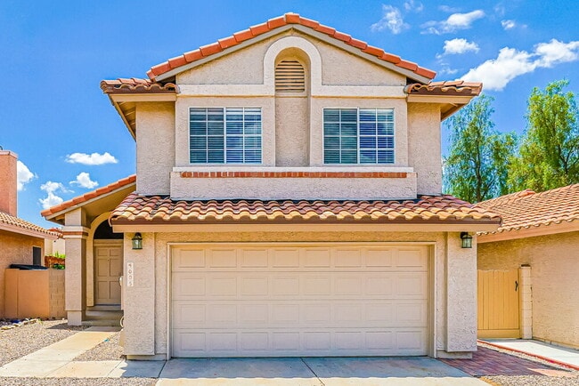 property at 4005 E Woodland Dr
