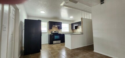 4903 South 82nd Street in Tampa, FL - Building Photo - Building Photo