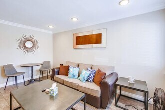3764 Bayside Ln in San Diego, CA - Building Photo - Building Photo