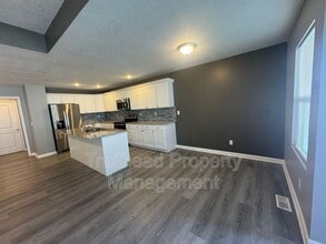 603 Hillcrest St in Pleasant Hill, MO - Building Photo - Building Photo