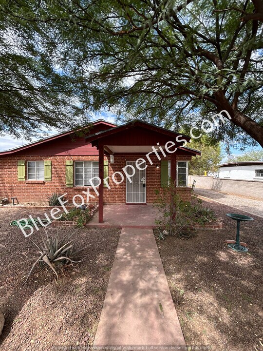 2309 N Chrysler Dr in Tucson, AZ - Building Photo