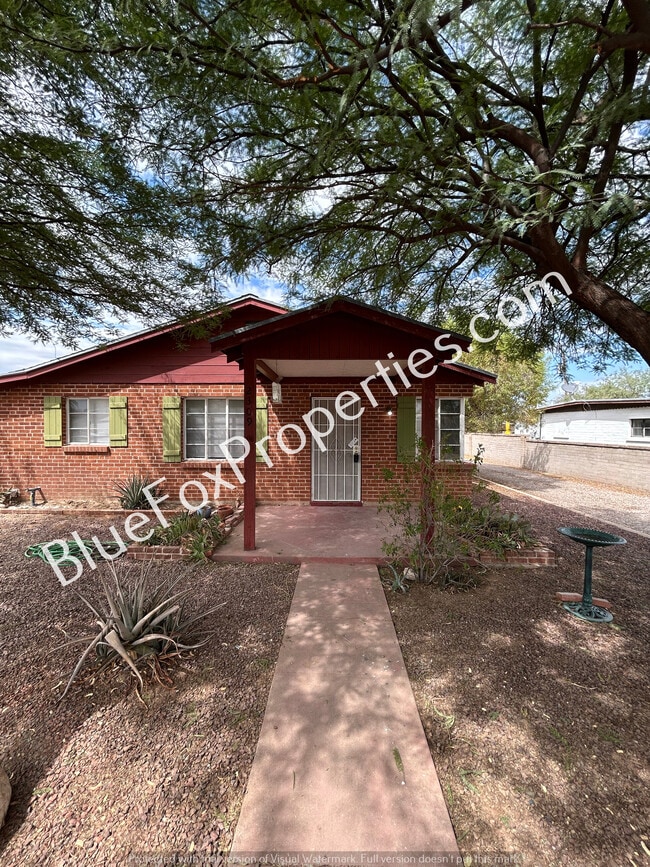 property at 2309 N Chrysler Dr