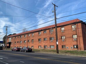 5424 Rising Sun Ave, Unit 10 in Philadelphia, PA - Foto de edificio - Building Photo