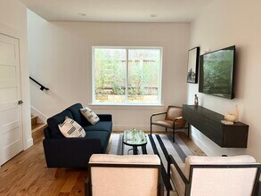 4411 Lareina Dr in Austin, TX - Building Photo - Building Photo