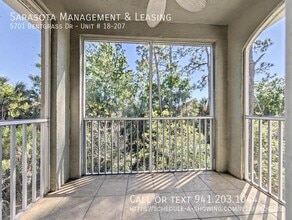 5701 Bentgrass Dr in Sarasota, FL - Building Photo - Building Photo