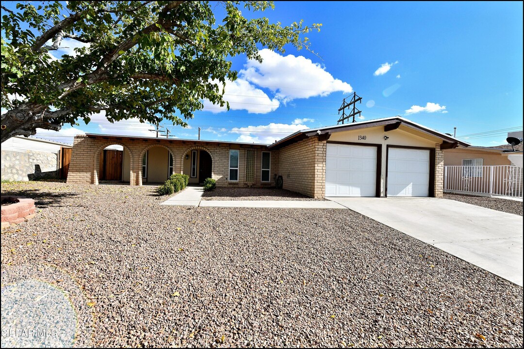 1340 Backus St in El Paso, TX - Foto de edificio