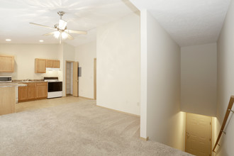 1-7 Keisha Drive in Bloomington, IL - Building Photo - Interior Photo