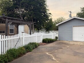3329 NW 24th St in Oklahoma City, OK - Building Photo - Building Photo