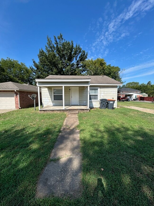 property at 803 N Denver Ave