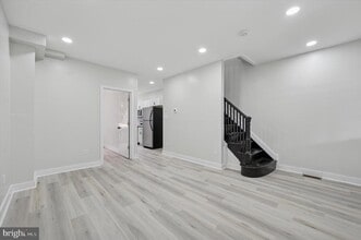 6055 Allman St in Philadelphia, PA - Building Photo - Building Photo