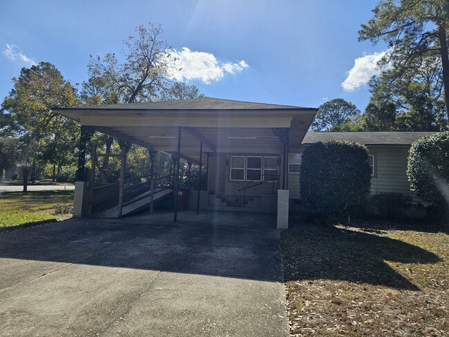 1222 N Ridge Ave in Tifton, GA - Building Photo - Building Photo