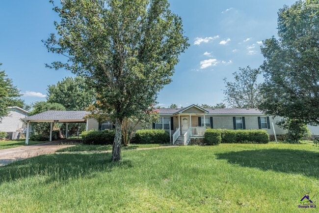 property at 137 Shamrock Cir