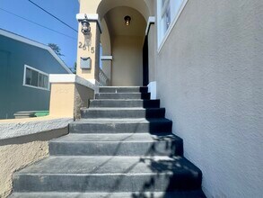 2615 Maxwell Ave in Oakland, CA - Foto de edificio - Building Photo