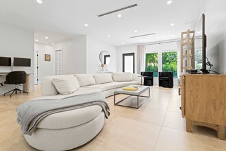 281 NE 48th Terrace in Miami, FL - Foto de edificio - Building Photo