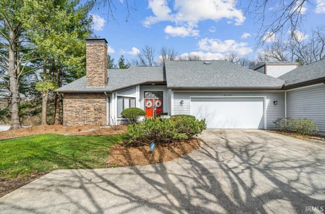51720 Villager Pkwy in Granger, IN - Foto de edificio