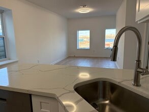 9007 Riverside Pl in North Bergen, NJ - Building Photo - Building Photo