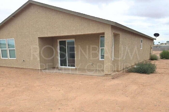 8888 W Swansea Dr in Arizona City, AZ - Foto de edificio - Building Photo