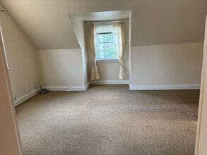 174 Sherman St in Lynbrook, NY - Foto de edificio - Building Photo