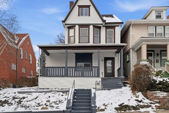 105 Elmont St in Pittsburgh, PA - Building Photo - Building Photo